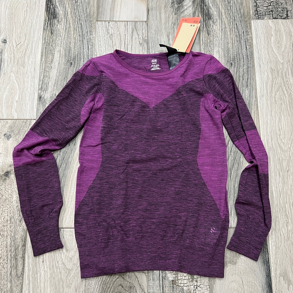 H&M Long Sleeve Activewear Top
